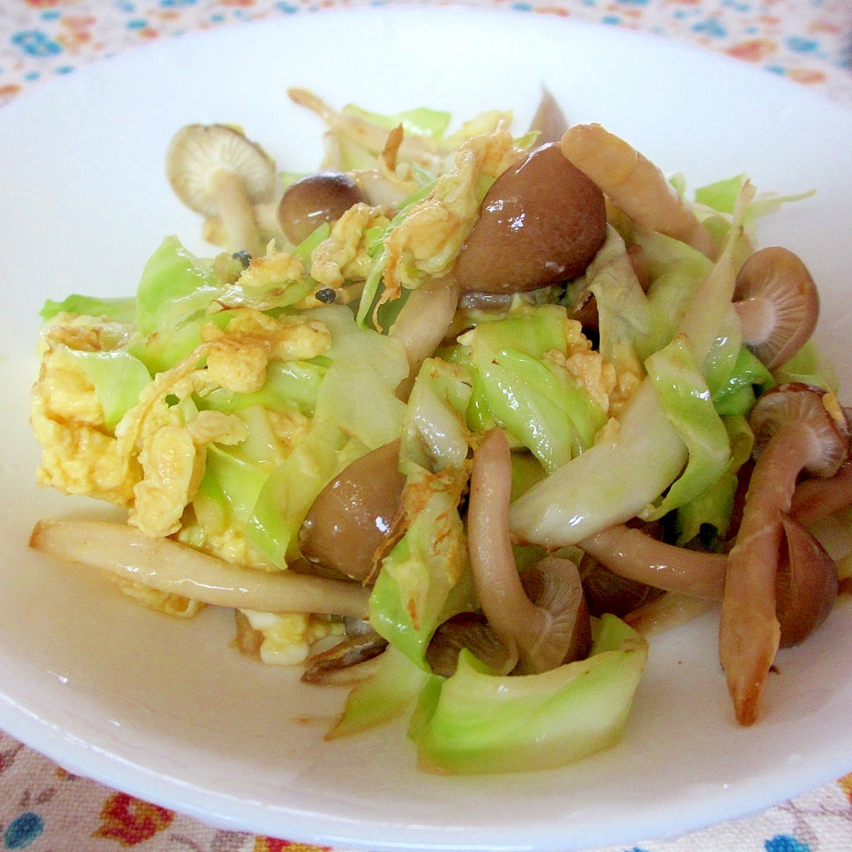 キャベツとシメジの卵炒め レシピ 作り方 By Mococo05 楽天レシピ